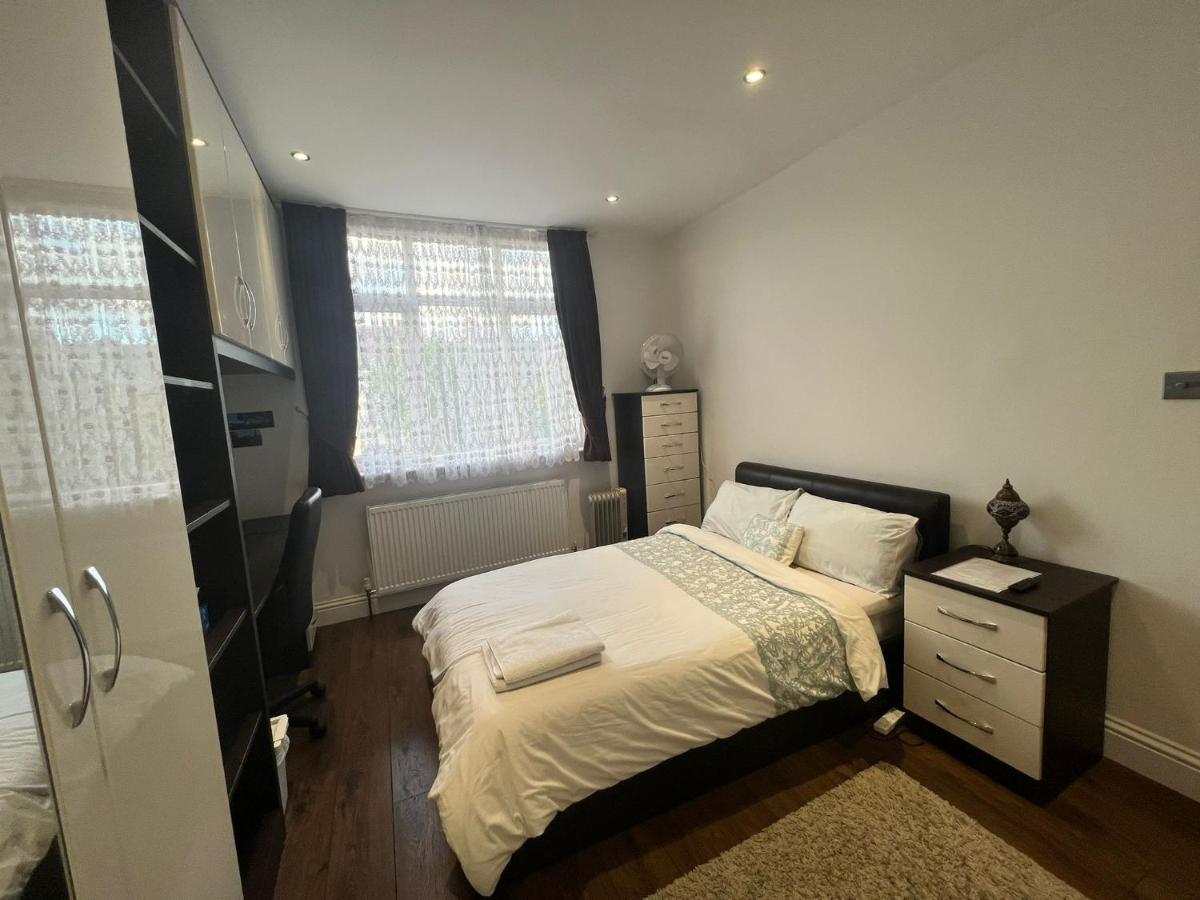 Deluxe Homestay Near Tottenham Hotspur Stadium Londres Exterior foto